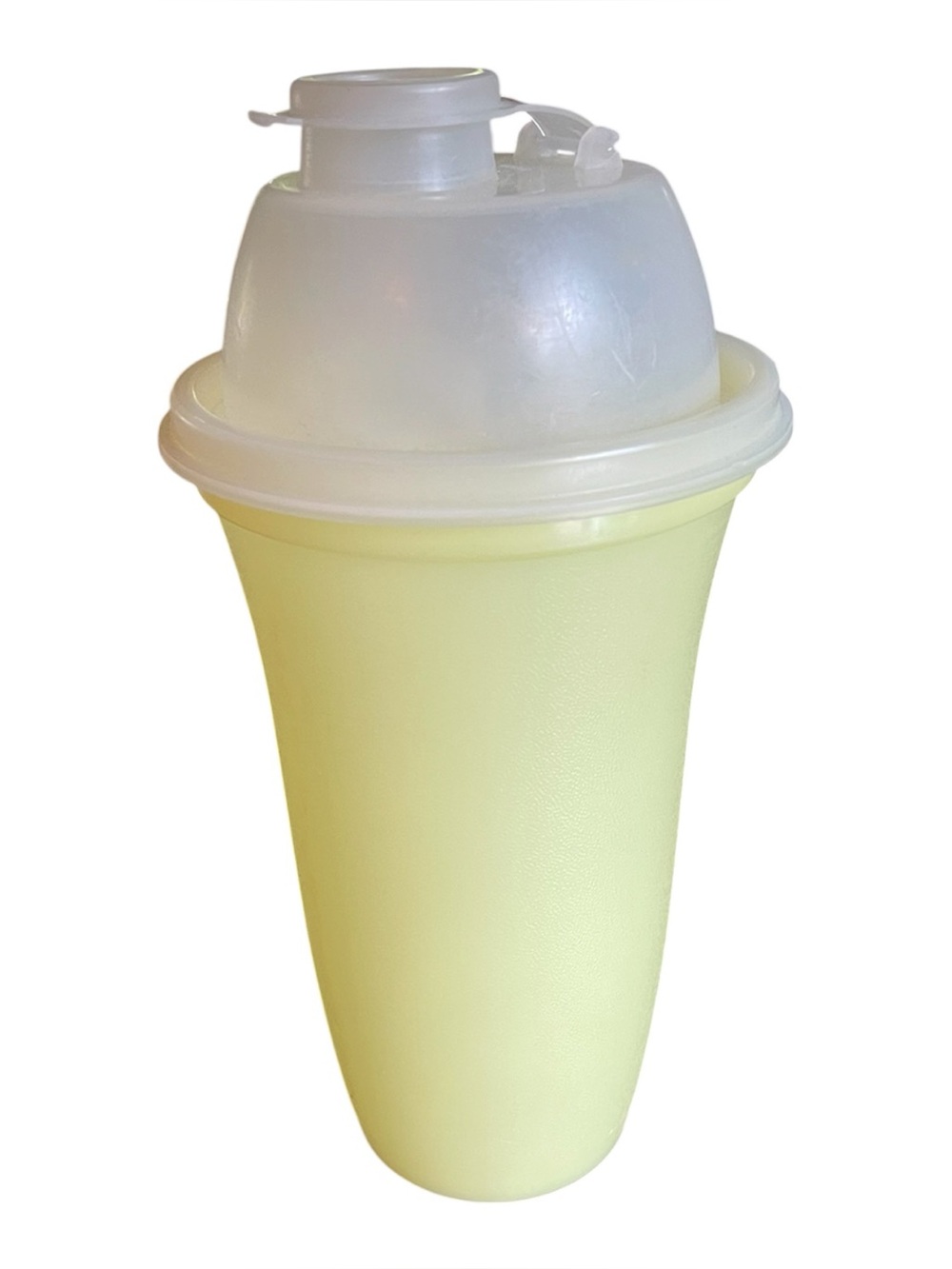 Vintage Tupperware Quick Shake Shaker #844 16 oz yellow w clear lid